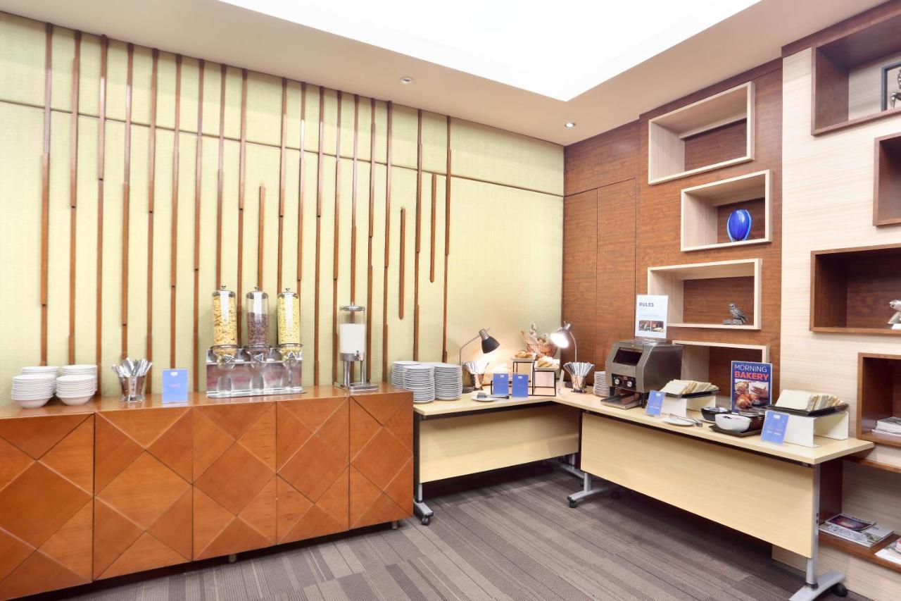Holiday Inn Express Semarang Simpang Lima By Ihg Exterior photo