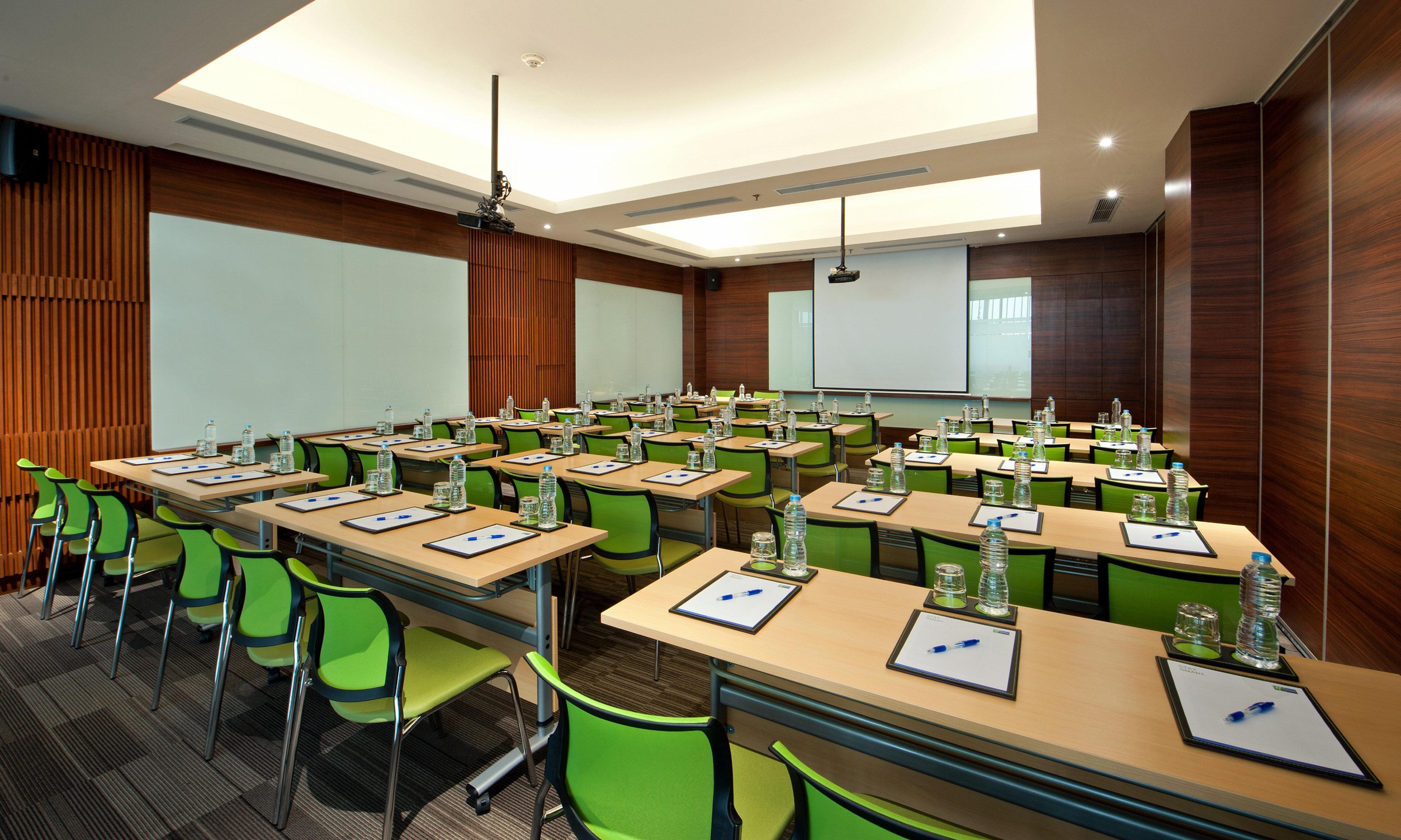 Holiday Inn Express Semarang Simpang Lima By Ihg Exterior photo