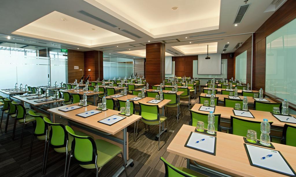 Holiday Inn Express Semarang Simpang Lima By Ihg Exterior photo