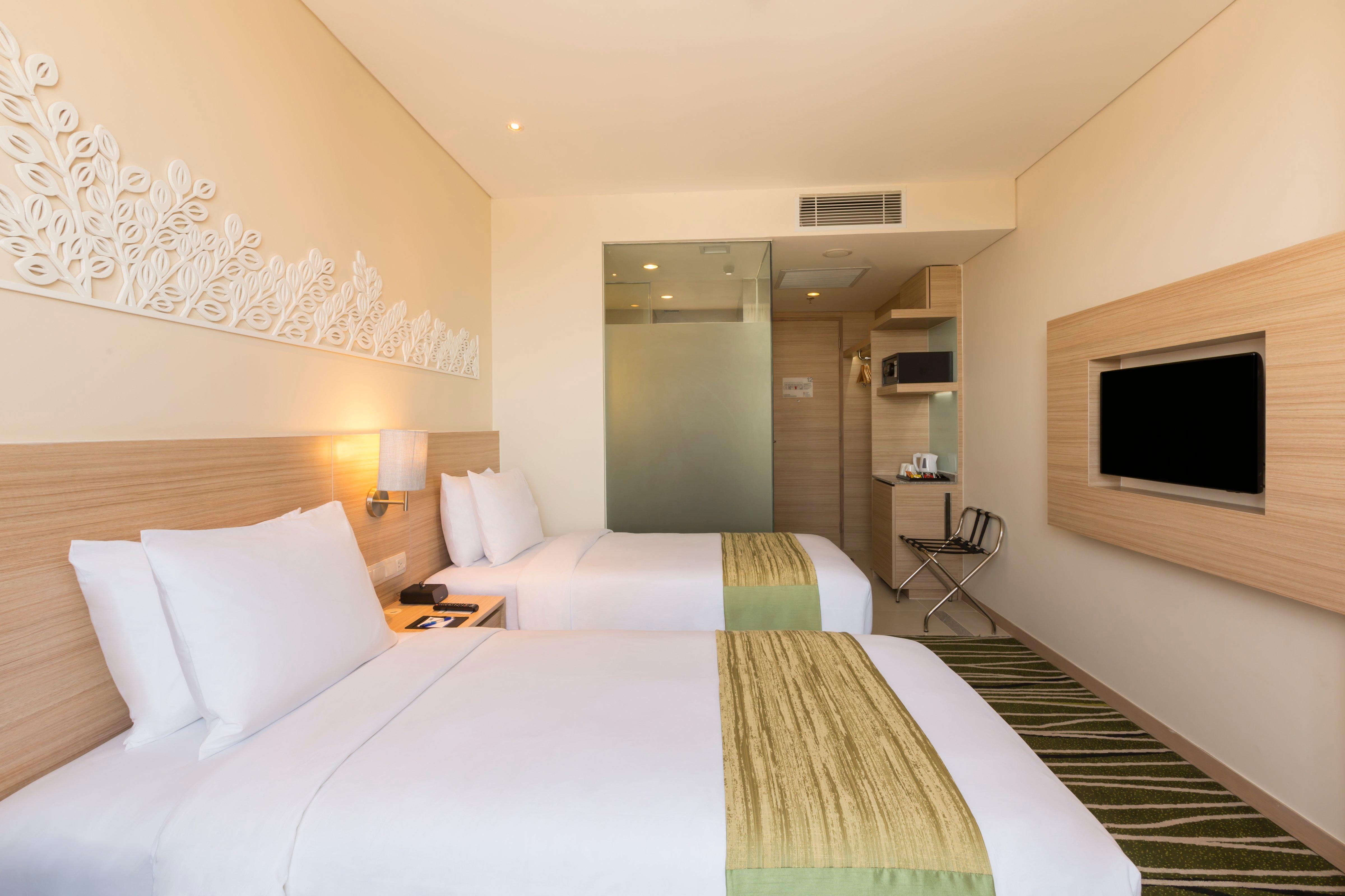 Holiday Inn Express Semarang Simpang Lima By Ihg Exterior photo