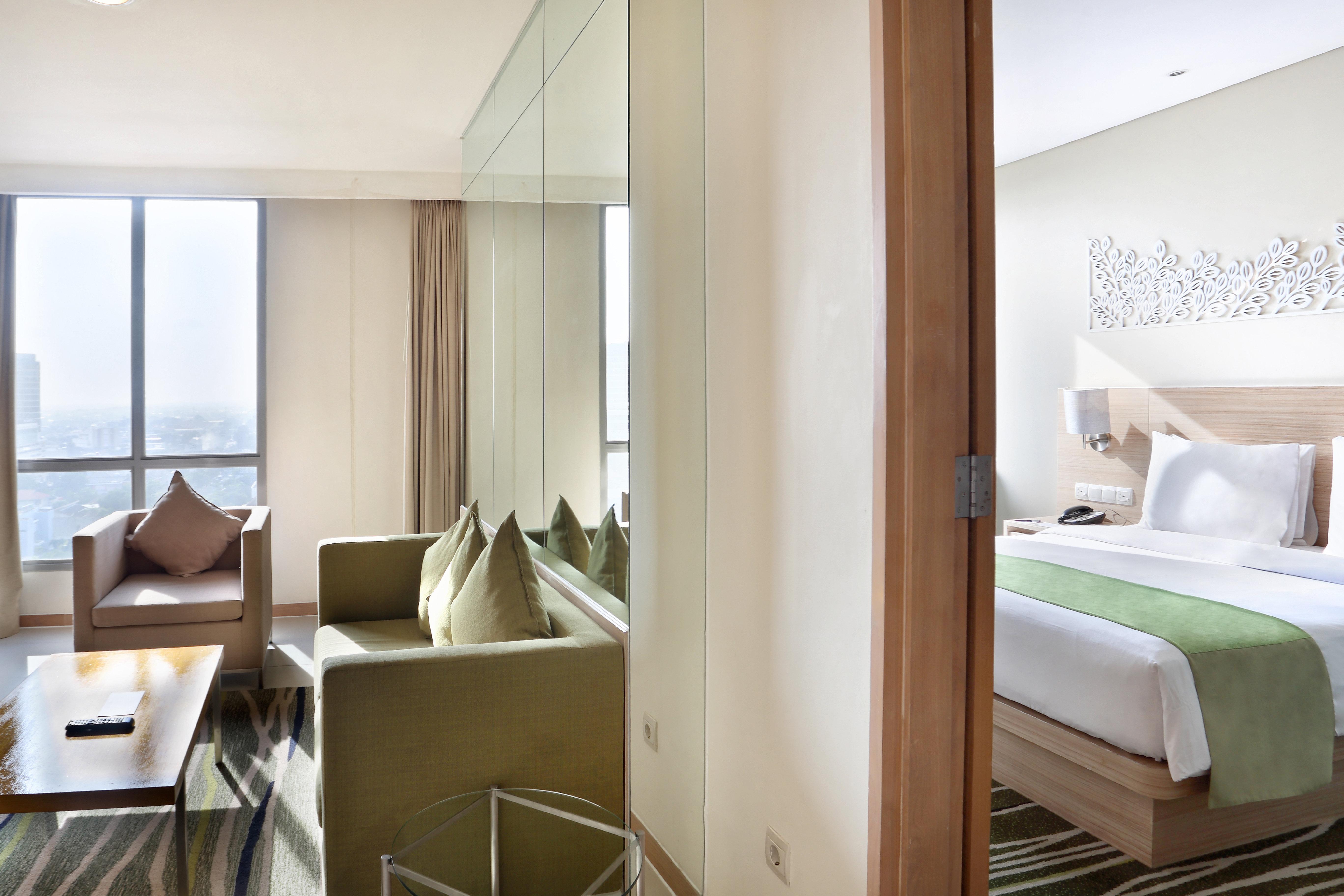 Holiday Inn Express Semarang Simpang Lima By Ihg Exterior photo