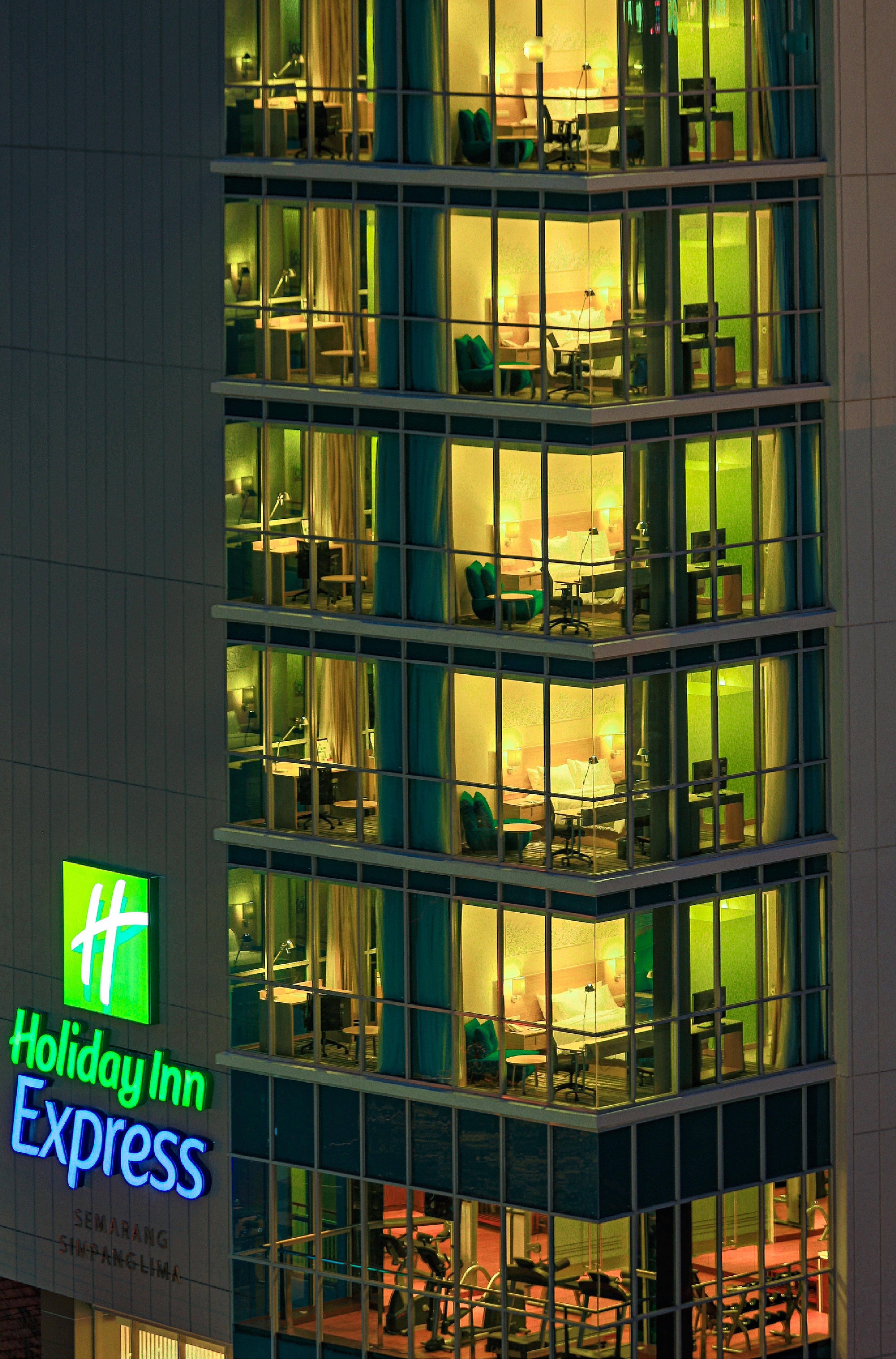 Holiday Inn Express Semarang Simpang Lima By Ihg Exterior photo