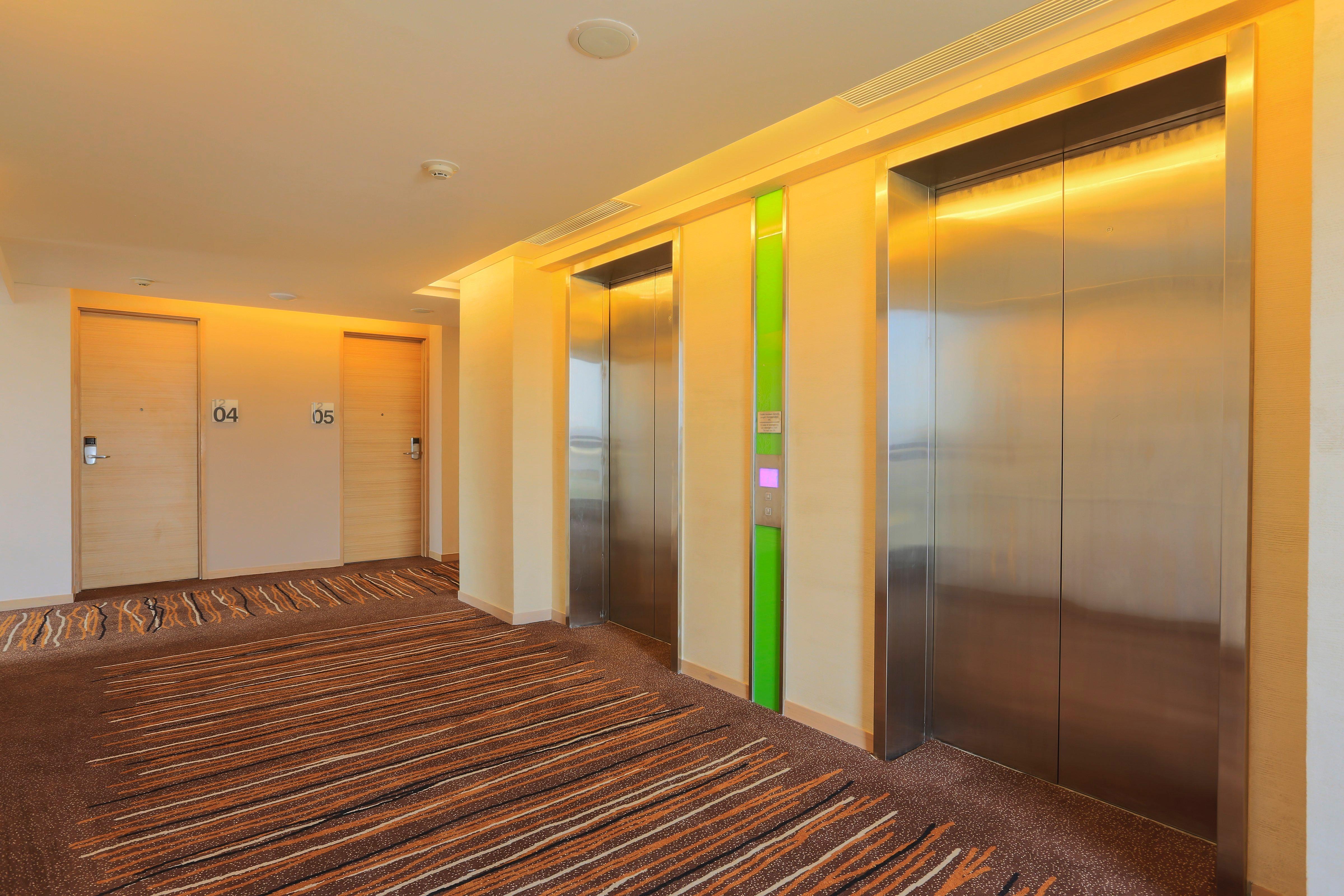 Holiday Inn Express Semarang Simpang Lima By Ihg Exterior photo