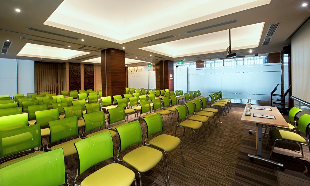 Holiday Inn Express Semarang Simpang Lima By Ihg Exterior photo